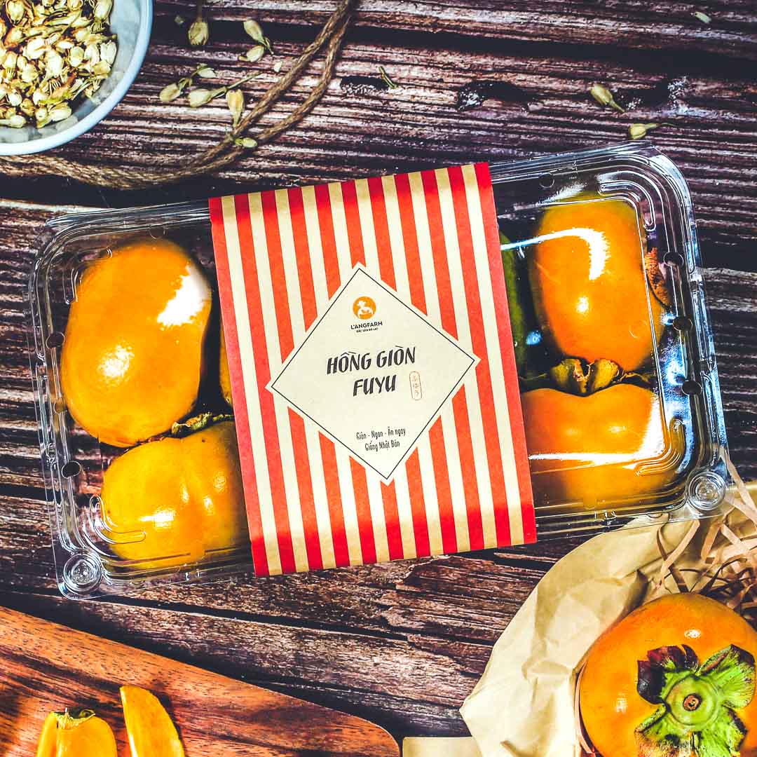 Hồng giòn fuyu giống nhật, 1000g, hộp, mẫu hộp nhựa trong giấy quấn